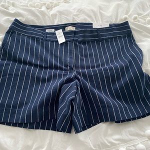 Loft outlet 6 inch nwt blue striped shorts